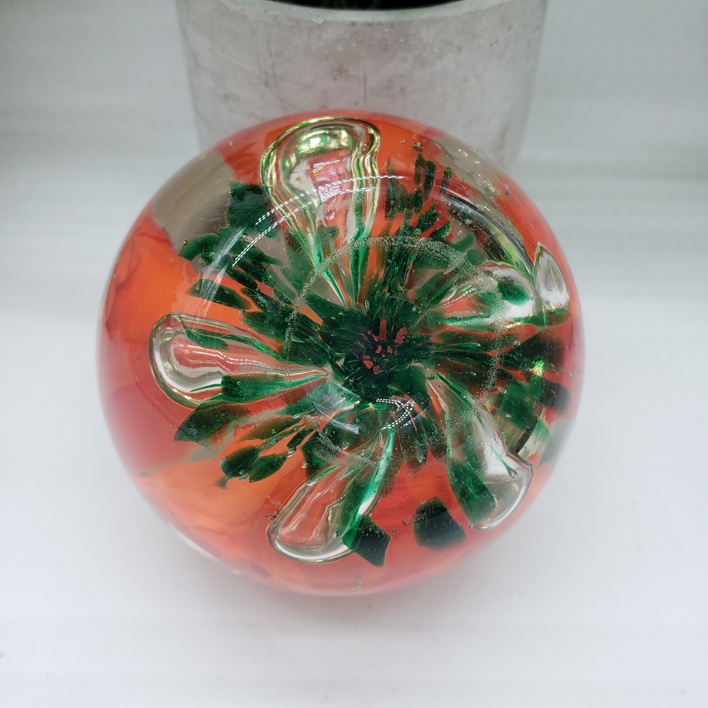 Joe St. Claire Art Glass Paperweight with Orange Trumpet-shaped Flowers - Picture 6 of 10